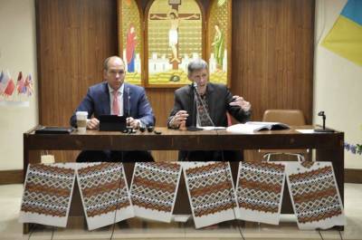 Paul Grod y Yuriy Chopyk durante las reuniones del Congreso
