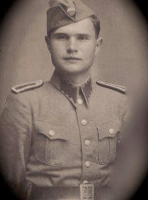 Foto de Mykola Hryckowian con el uniforme de la UPA en una página de Facebook familiar