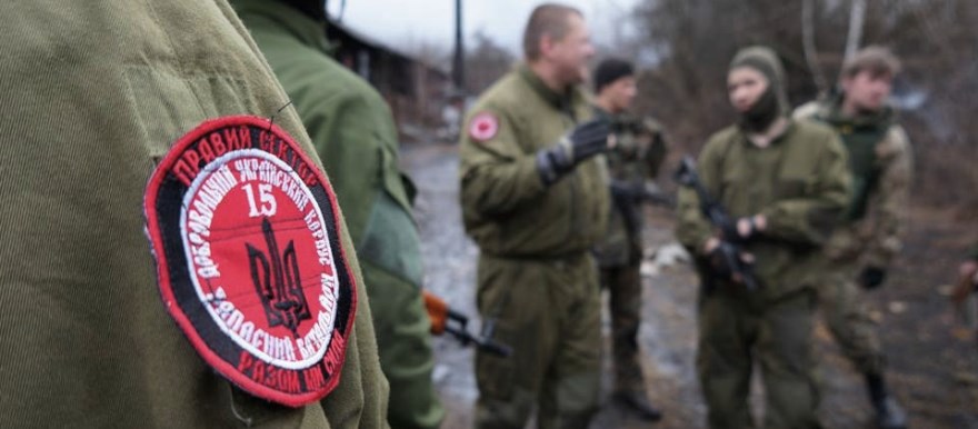 v-odnomu-z-restoranv-kompanja-cholovkv-u-kamufljazh-vlashtuvala-spravzhn-rozbrki_28cc73ef94bd58b763e855da2588e304