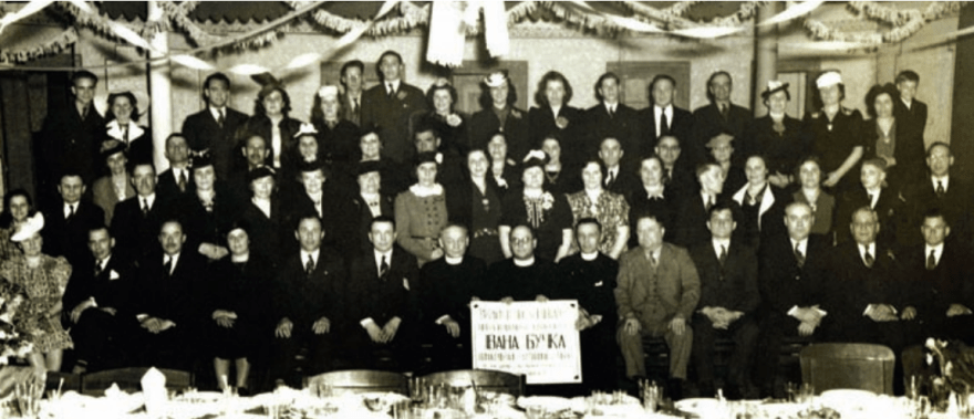 Acto de homenaje, como indica el cartel, a Ivan Buchko