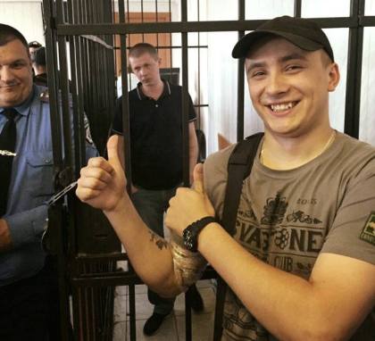 Serhiy Sternenko se burla de Evgeny Mefedov en la última sesión ante el tribunal