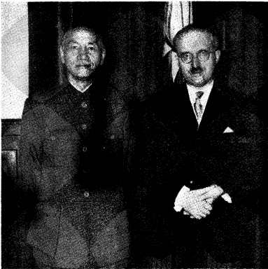 Chiang Kai-shek y Yaroslav Stetsko